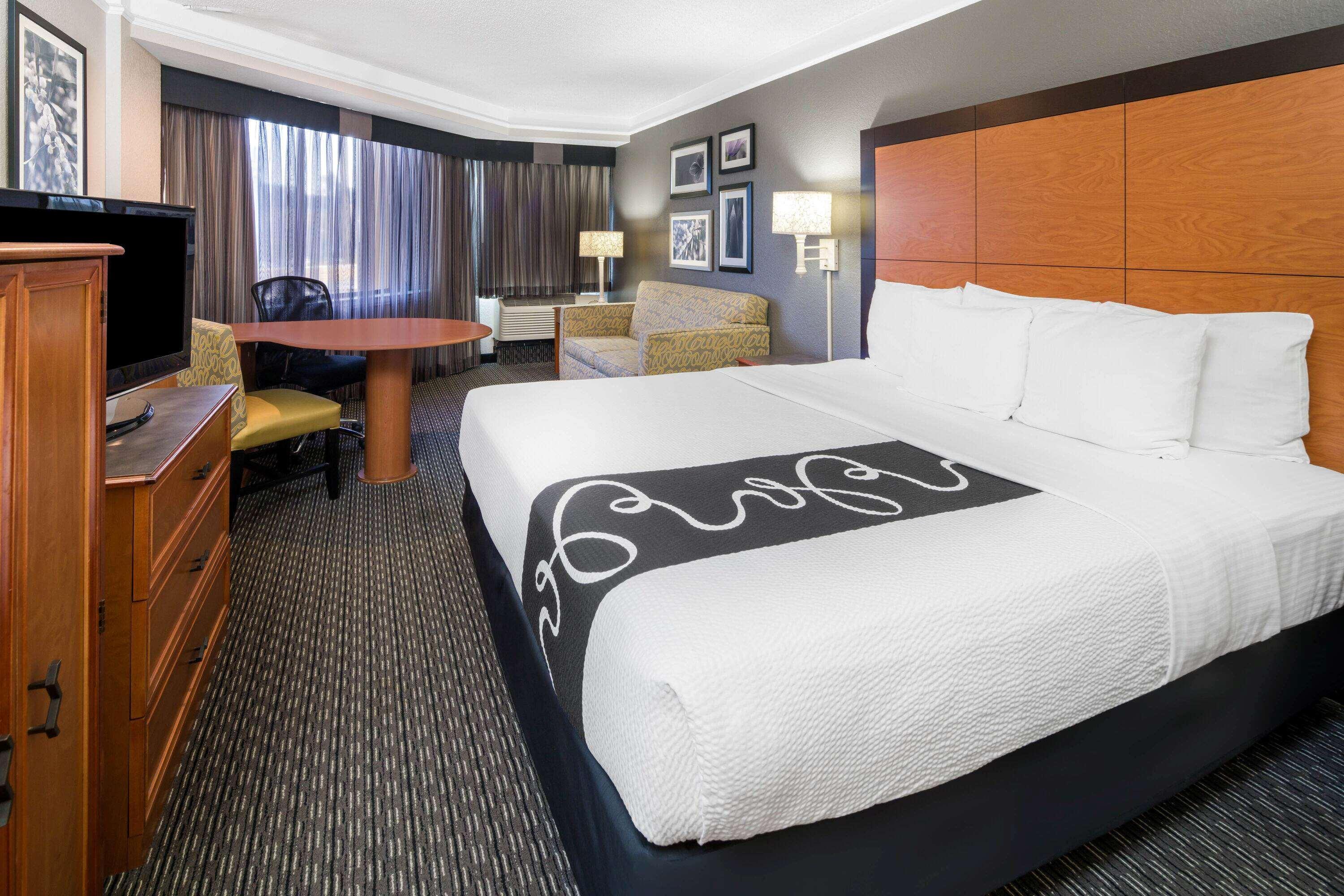 La Quinta By Wyndham Buena Park Hotel La Palma Bagian luar foto